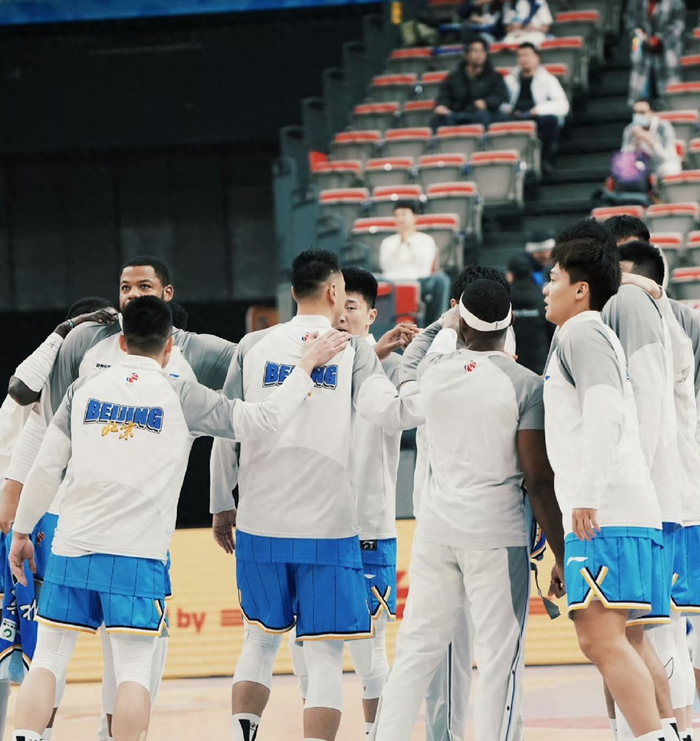 半岛体育官网-狂胜33分，北京队打崩四川！周琦双喜临门，搭档麦基夺冠概率大增|四川队|贾维尔-麦基|贾维尔·麦基|北京首钢|曾凡博_新浪体育_新浪新闻