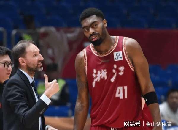 邱彪有麻烦了!剩7场比赛,对手全是狠角色,媒体人:能赢3场算赚